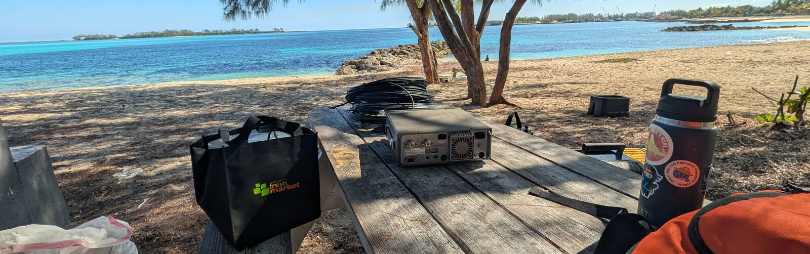 Saunder's Beach Table